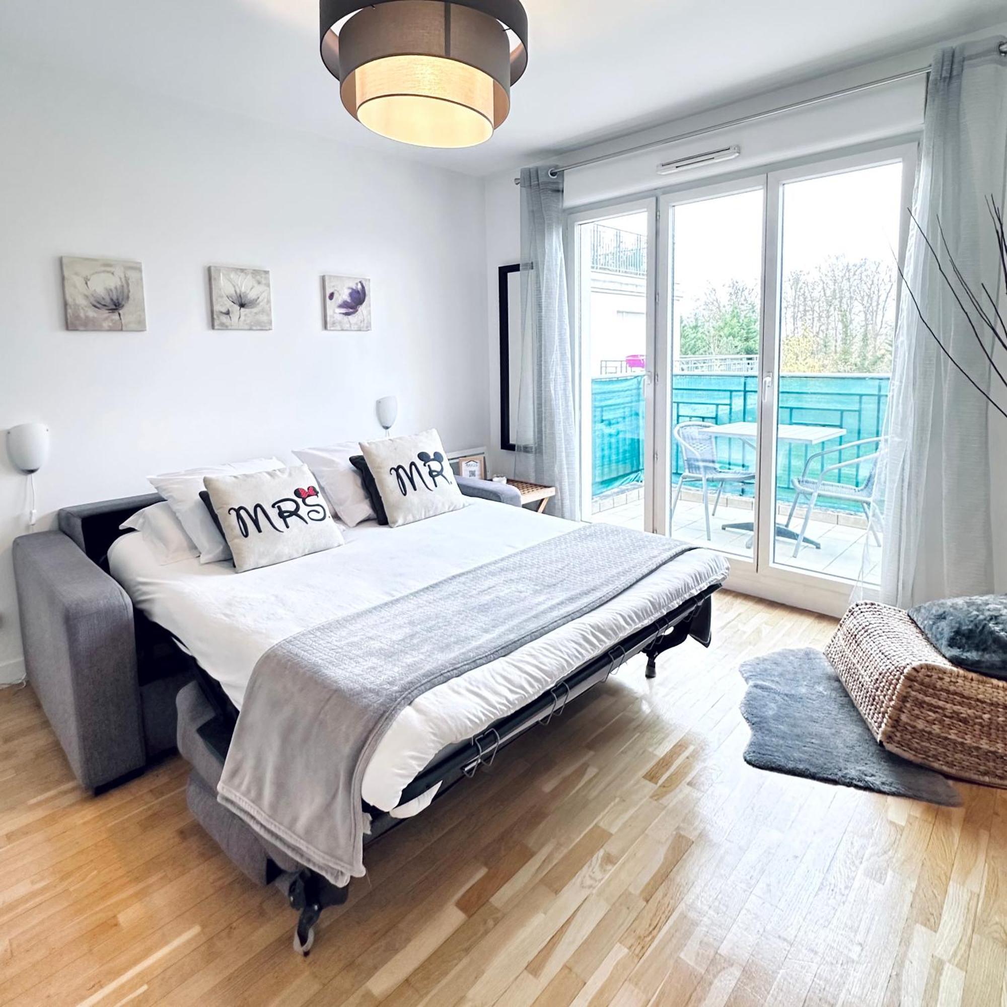 Sweet Apartment In Front Of Disneyland'S Castel Montevrain Exterior photo